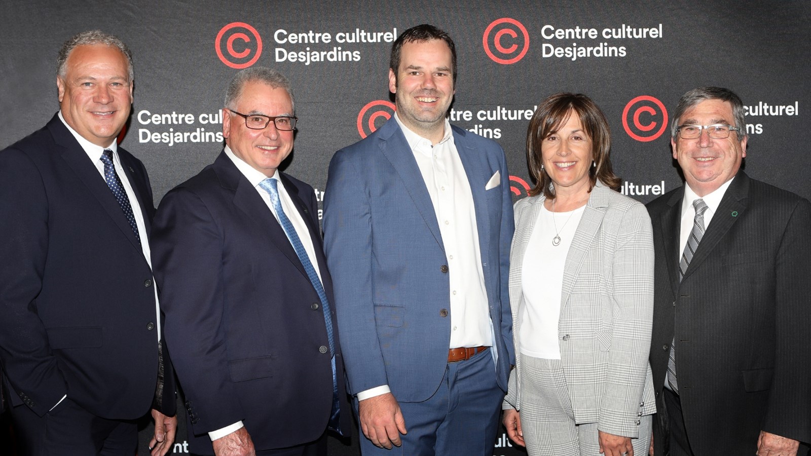 Joël Landry, directeur général de la Caisse Desjardins de Joliette et du Centre de Lanaudière, Jean Denommé, jeune retraité de Desjardins, ean-Sébastien Martin, directeur général et artistique du Centre culturel Desjardins, Claudine Harnois, présidente du conseil d’administration du Centre culturel Desjardins, Jean-Robert Laporte, président de la Caisse Desjardins de Joliette et du Centre de Lanaudière