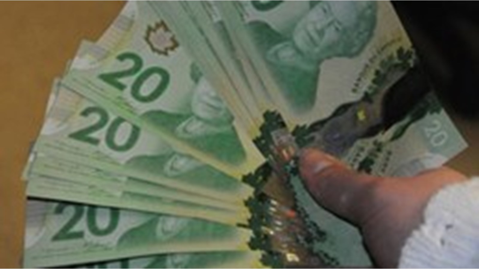 Commerçants du Québec: apprenez à détecter la fausse monnaie grâce à la GRC