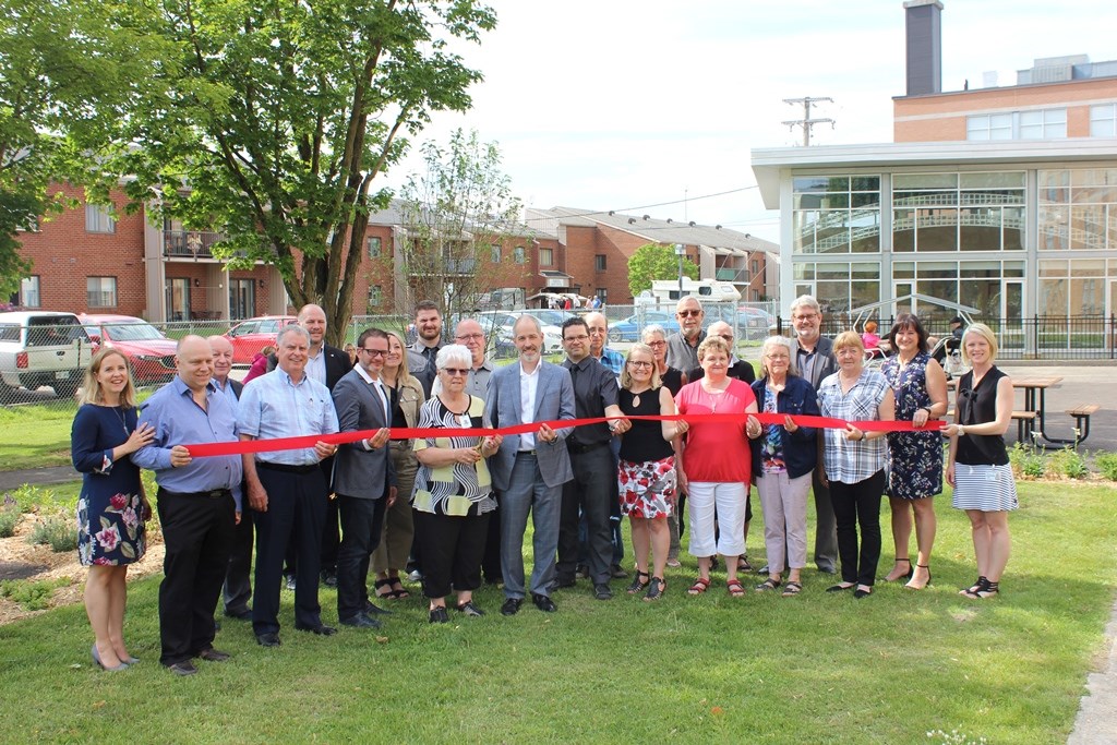 Une toute nouvelle cour extérieure pour les résidents du Centre d’hébergement Saint-Antoine de Padoue de Saint-Lin-Laurentides