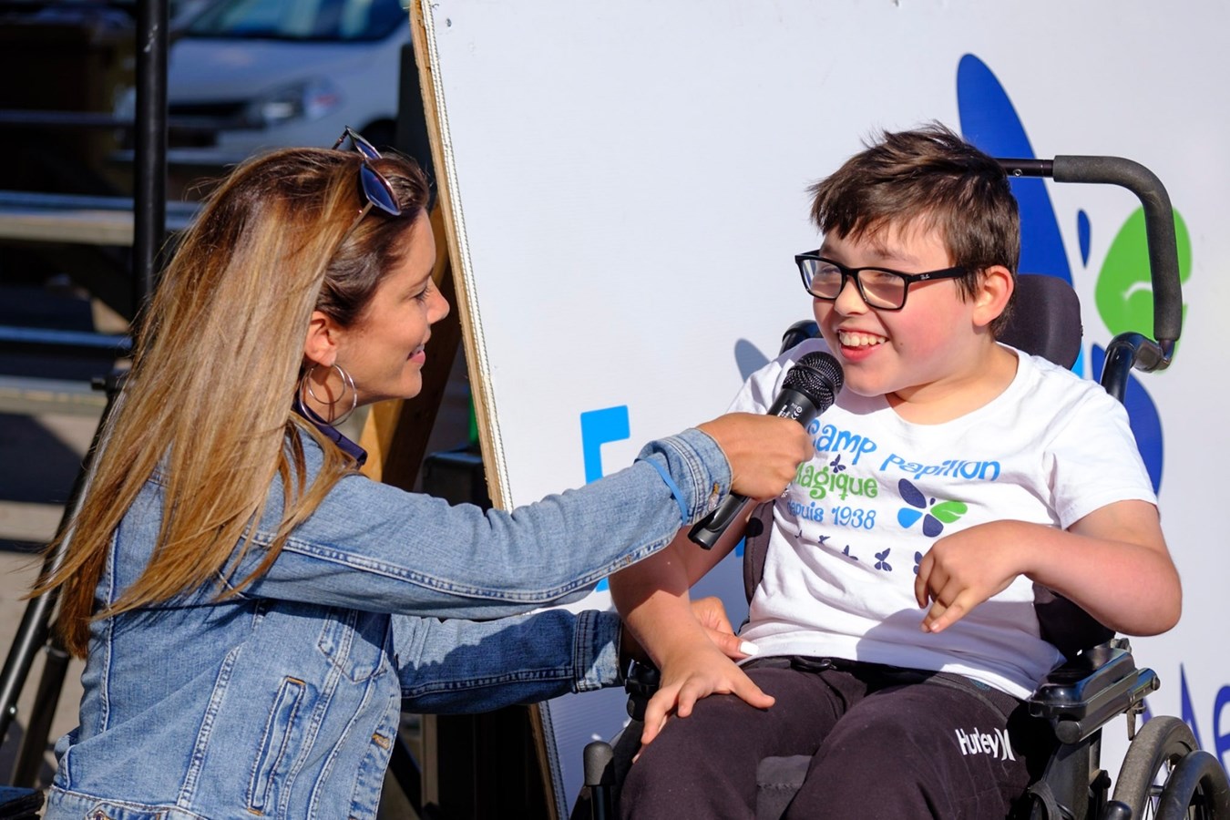 Suzy Guérin, directrice générale adjointe, Fondation Papillon, et Nathan, ambassadeur du Défi vélo de Lanaudière.