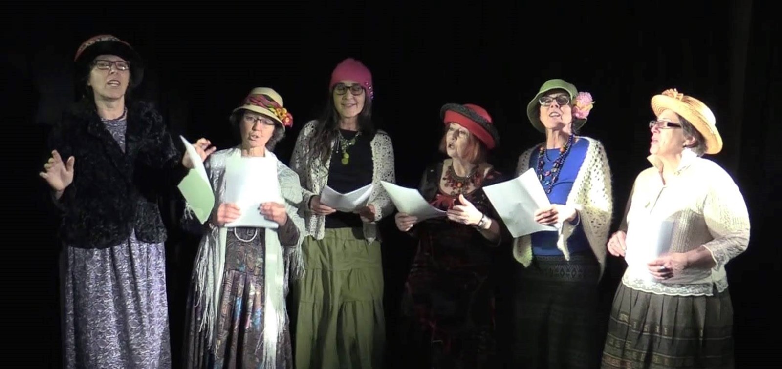 Les Mémés pour le climat ont chanté "ça se réchauffe", une chanson pour dénoncer l'inaction des politiques internationaux, nationaux et locaux au niveau du climat.