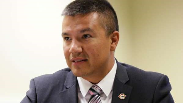 Constant Awashish est le Grand Chef du Conseil de la Nation Atikamekw; il prendra part à la rencontre importante d'aujourd'hui.