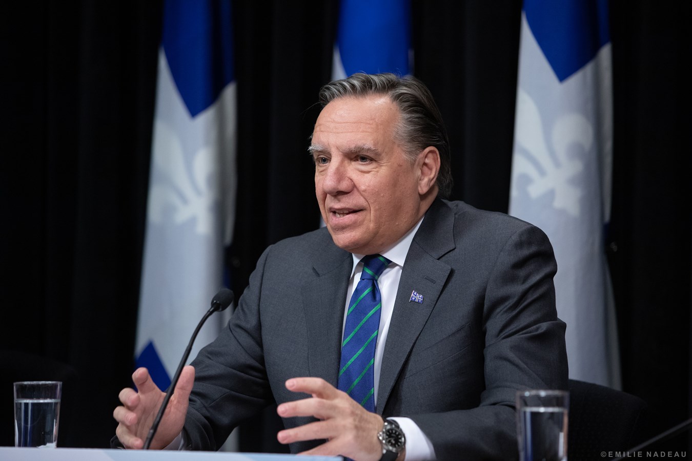 Legault lance un appel au bénévolat