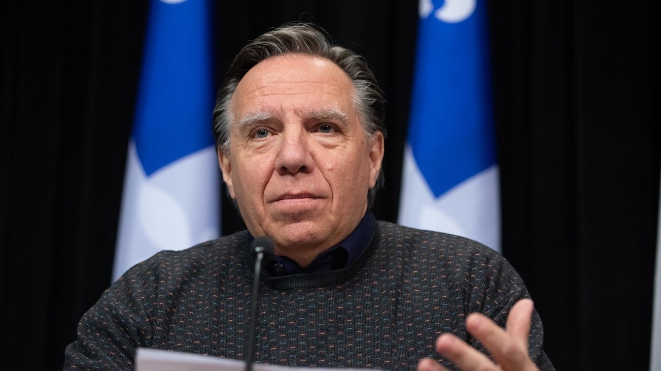 Plus de tests de dépistage et plus de surveillance dans les résidences pour personnes âgées