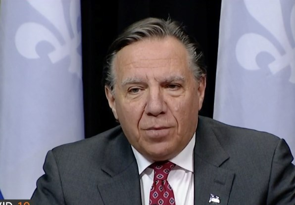 Situation dans les CHSLD: l'appel "au sens du devoir " de François Legault à tous les corps soignants inactifs