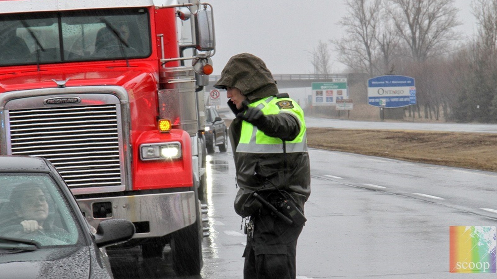 Quatre points de contrôles policiers seront retirés dès lundi prochain, soit le 4 mai. Ce sera le cas dans les Laurentides, Lanaudière, Chaudière-Appalaches et la Ville de Rouyn-Noranda. Les autres suivront les 11 et 18 mai.