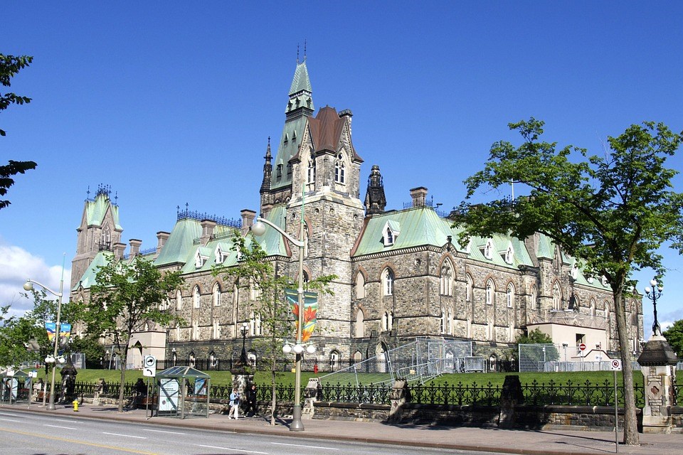 Alors que les Villes ont fait une demande, il y a plus d'un mois, d'une aide de 10 G$ auprès d'Ottawa, il leur est accordé 2,2G$ aujourd'hui. 