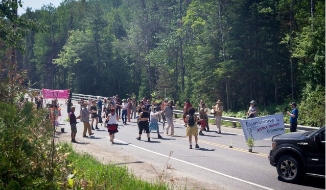 Manifestation du mouvement populaire à Ste-Émilie-de-L’Énergie, 21 juin, contre les coupes massives dans les forêts lanaudoises.