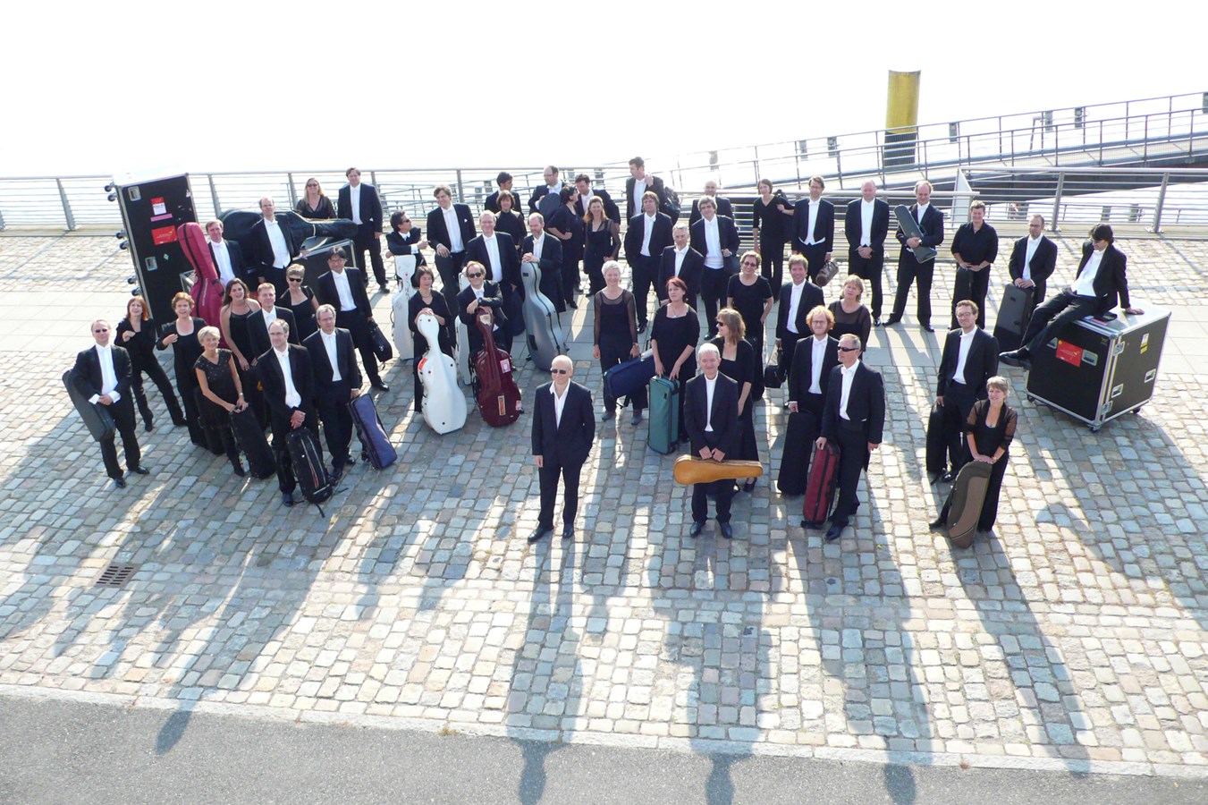 Le vendredi 17 juillet, à 19h30, le Festival propose le concert ayant marqué son 25e anniversaire : la Symphonie no 8 de Gustav Mahler, dite « Symphonie des Mille ». Un orchestre symphonique de dimensions colossales, huit chanteurs solistes, quatre chœurs seront réunis sur la scène de l’Amphithéâtre pour donner vie à ce monument des monuments.