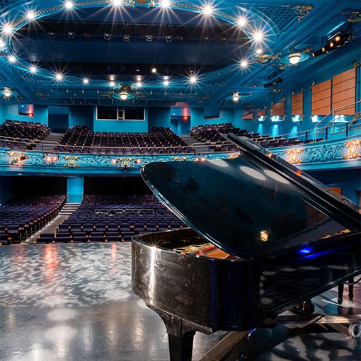 Québec annonce un nouveau programme d'aide temporaire aux salles de spectacles