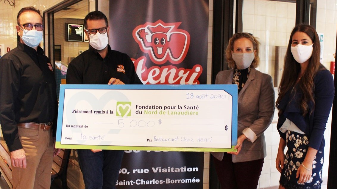Yves Pichette, Frédéric St-Germain, Maude Malo et Magalie Grandchamp, coordonnatrice des communications à la fondation. 