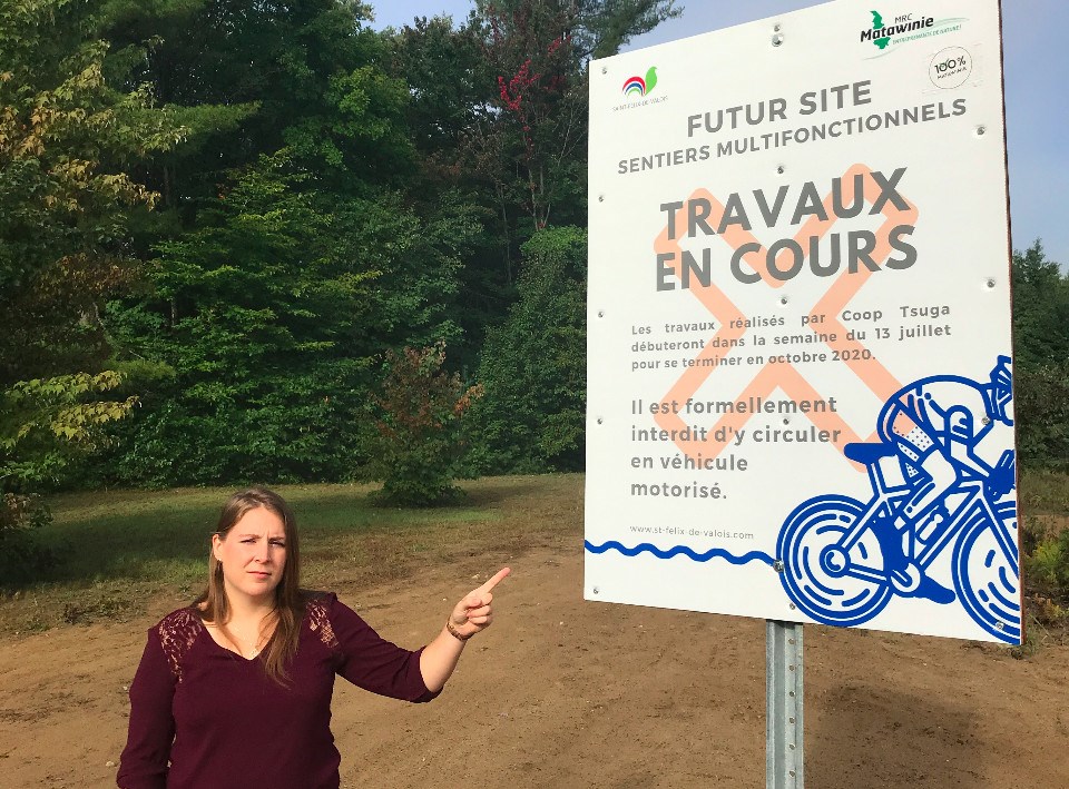 « Le projet va vraiment permettre à la municipalité de se doter d’une infrastructure de qualité multisport pour encourager les féliciens et féliciennes à la pratique du plein air, mais aussi pour inscrire Saint-Félix-de-Valois comme destination plein air pour les régions voisines », explique la mairesse de Saint-Félix-de-Valois, Audrey Boisjoly.