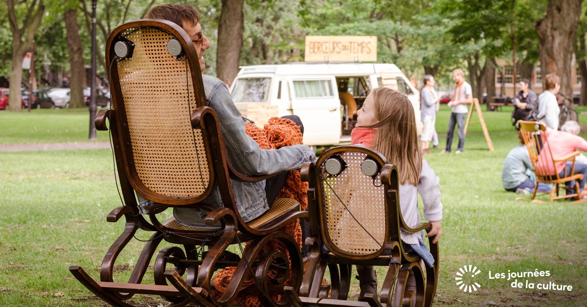 Douce immersion dans l’univers des berceuses, l’installation participative des Berceurs du temps invite au voyage à bord d’une chaise berçante les 2, 3 et 4 octobre sur la place Bourget.