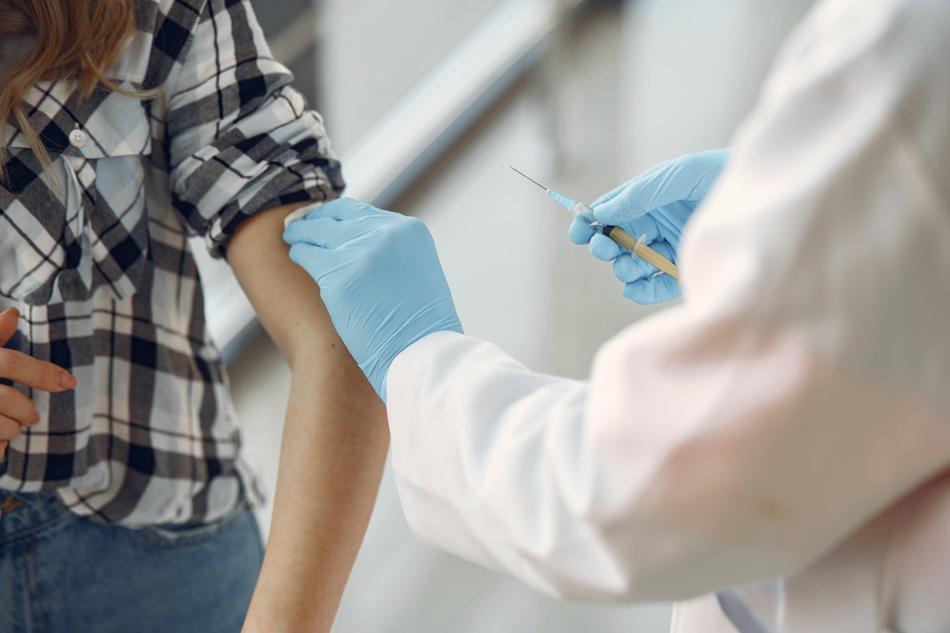 Livraison des vaccins : « On travaille sans relâche », dit Justin Trudeau