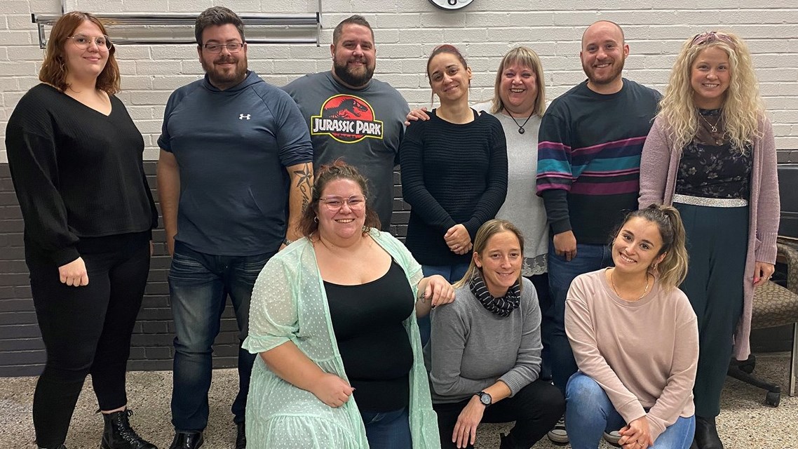 Présent sur la photo: Camille Berger, Alexandre Vadnais, Guillaume Gaudet, Roxane Rivard, Lynda Allard (coordonnatrice), Kevin Lafontaine Canuel, Marie-Pier Joly, Cynthia Carrière, Audrey Bateman et Sabrina Girard Crevier.