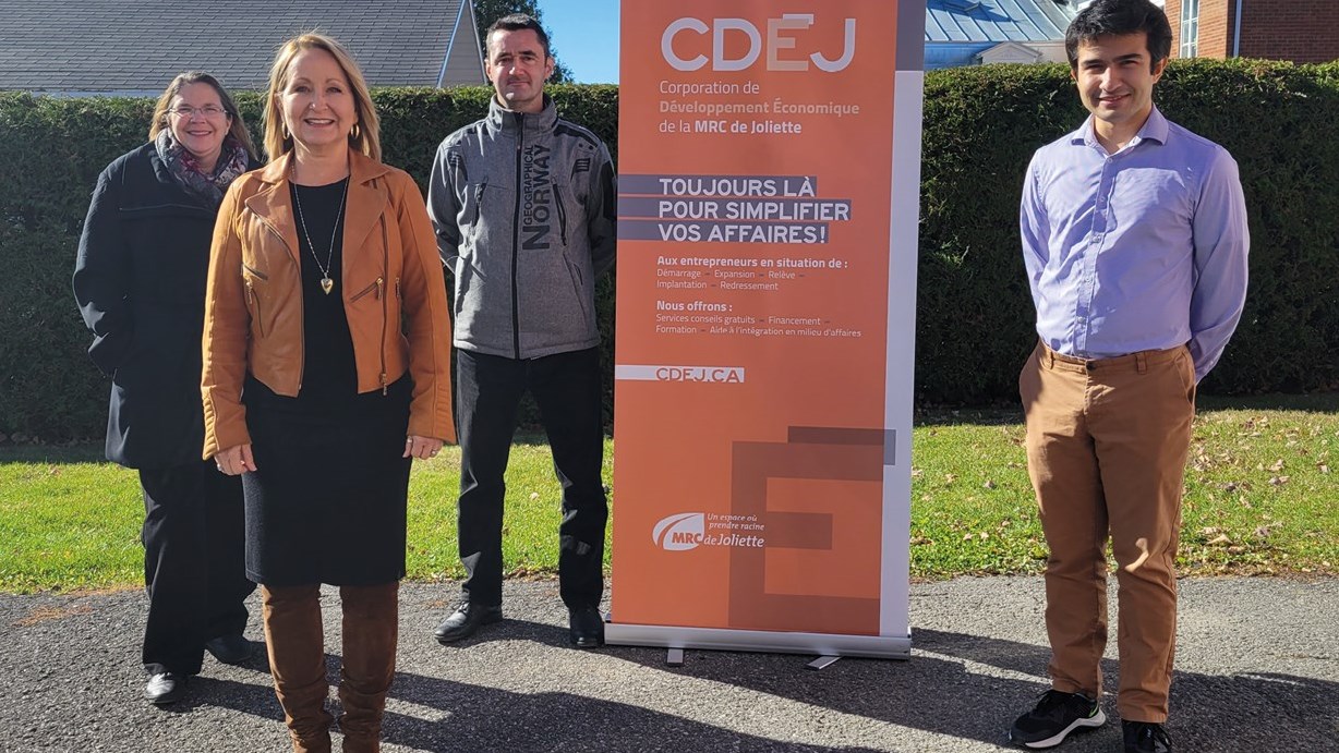 Présent sur la photo: Ginette Mailhot, Roseline Boire, Yves-Henri Pradignac et Ryan Hamadeh