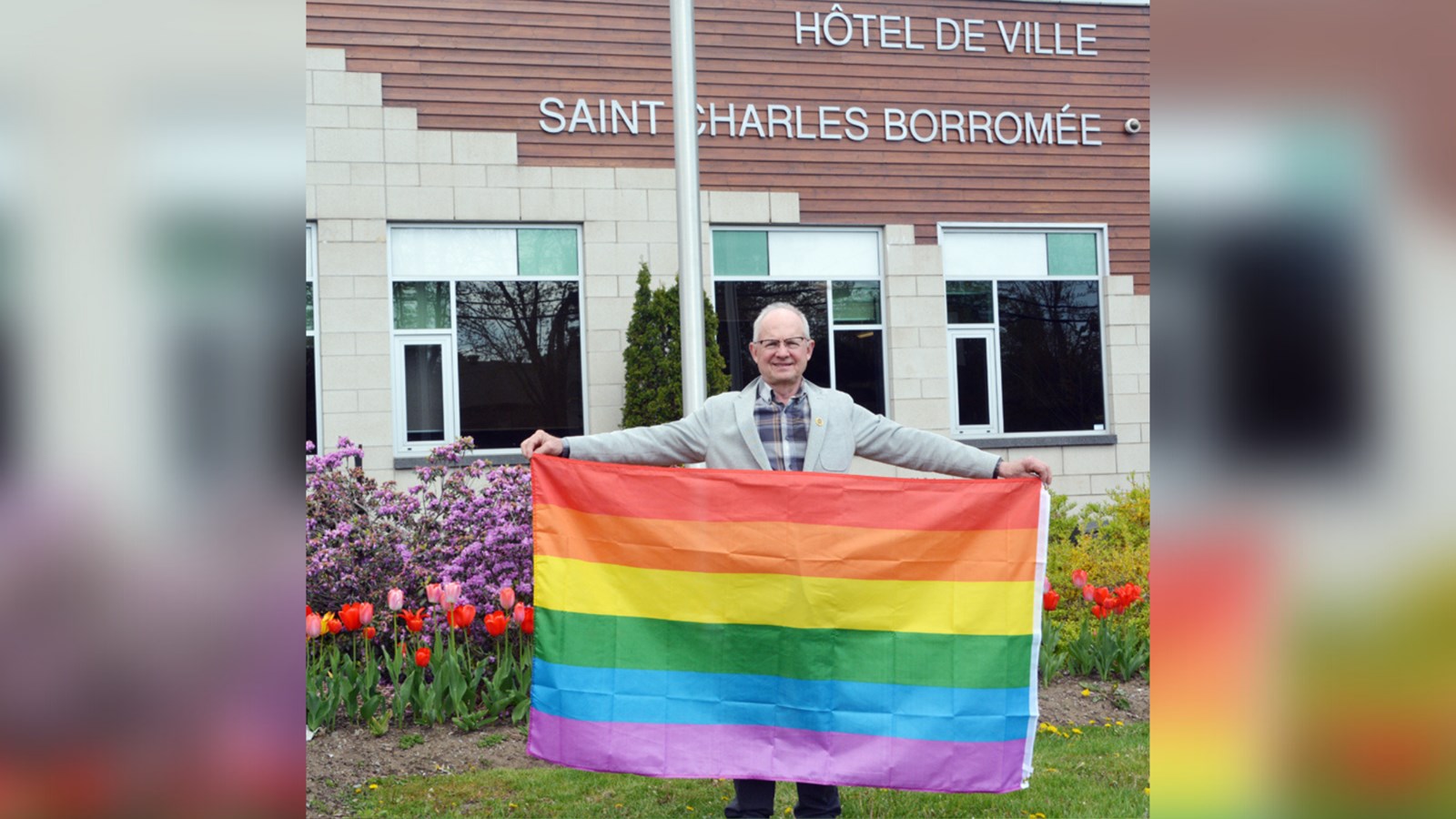 Lutte contre l'homophobie: la Ville de Saint-Charles-Borromée affiche ses couleurs