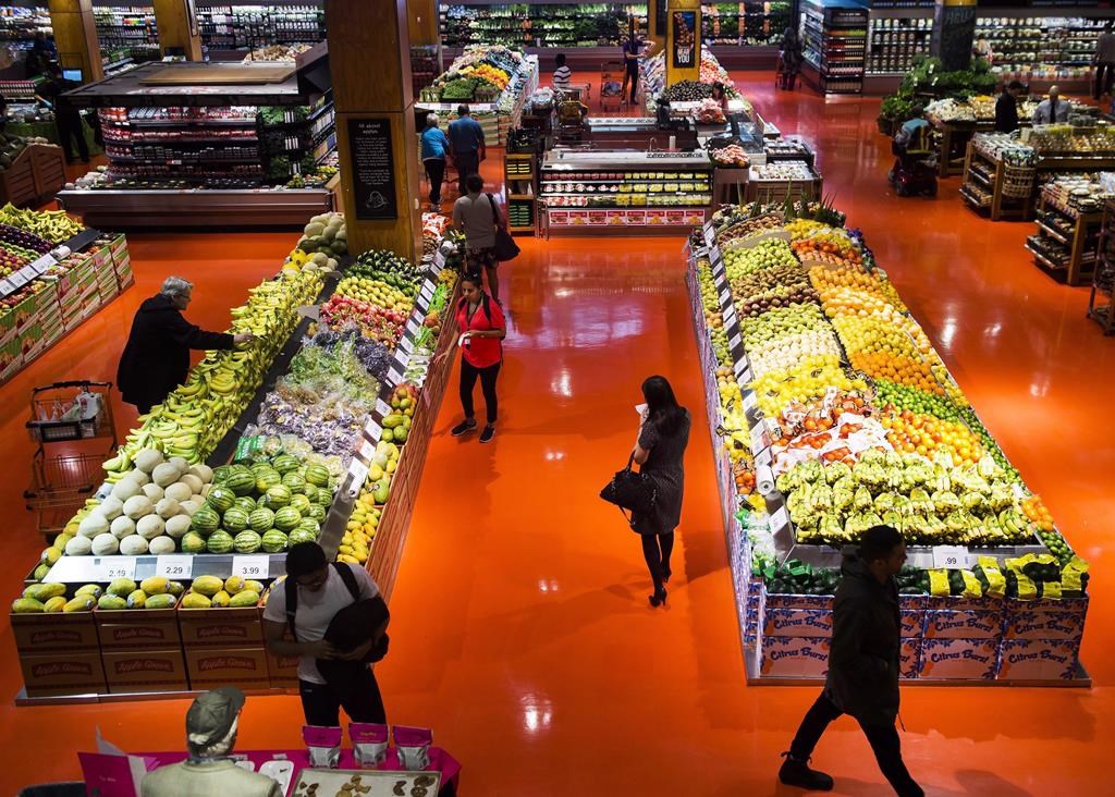 Les épiceries se défendent de profiter de l'inflation pour augmenter le prix