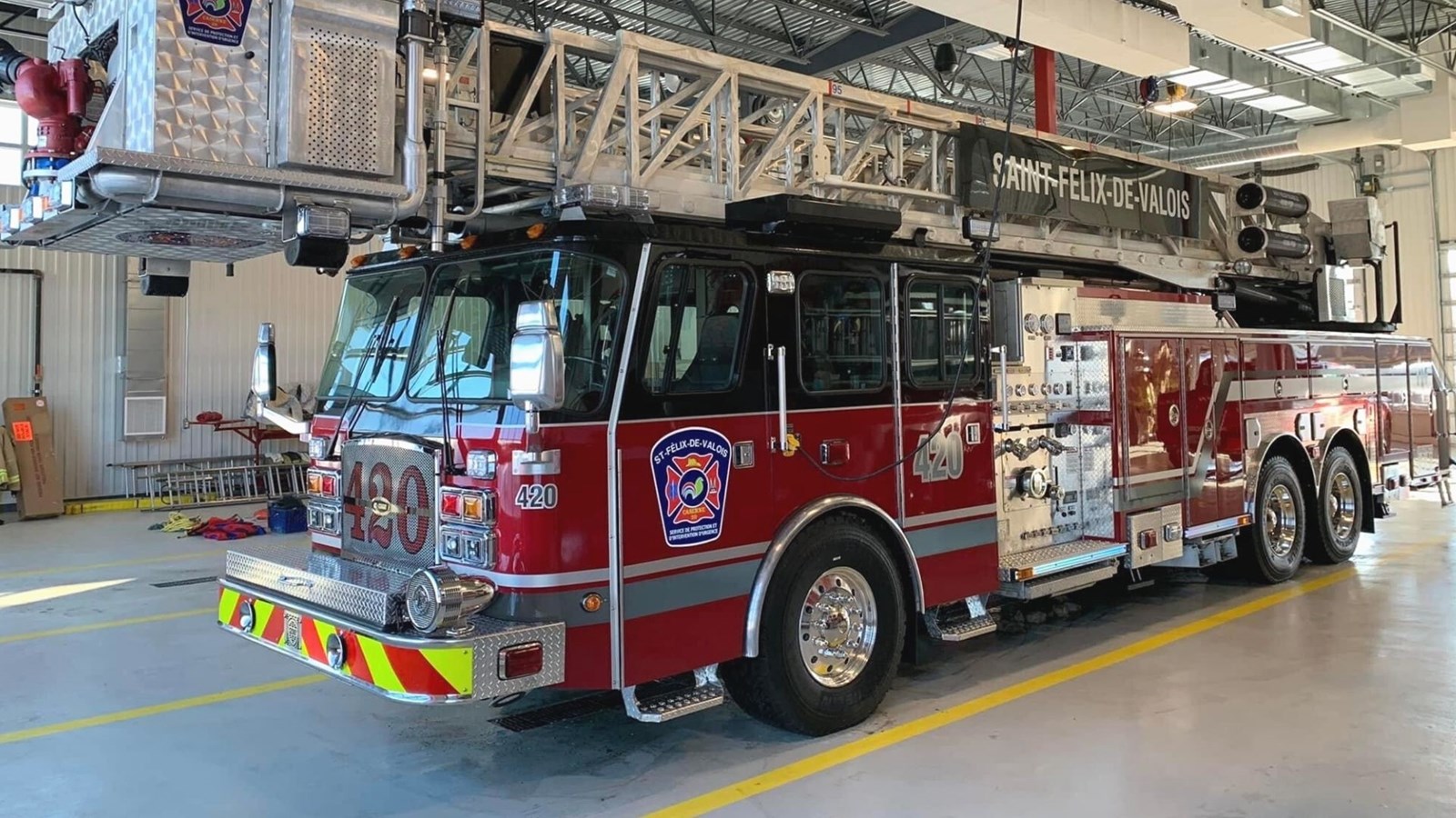 Un nouveau camion-échelle pour les pompiers de Saint-Félix-de-Valois