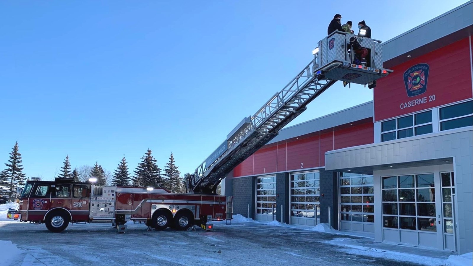 Un nouveau camion-échelle pour les pompiers de Saint-Félix-de-Valois