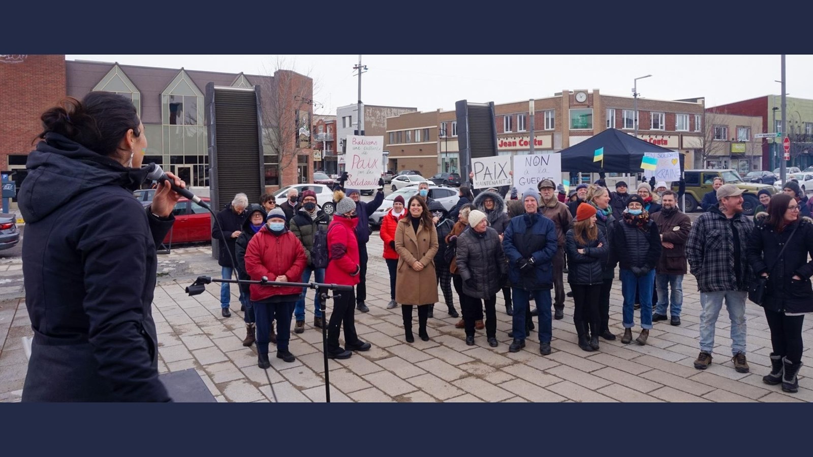 Un témoignage d'engagement à faire vivre la paix a réuni députés, citoyens et citoyennes à Joliette