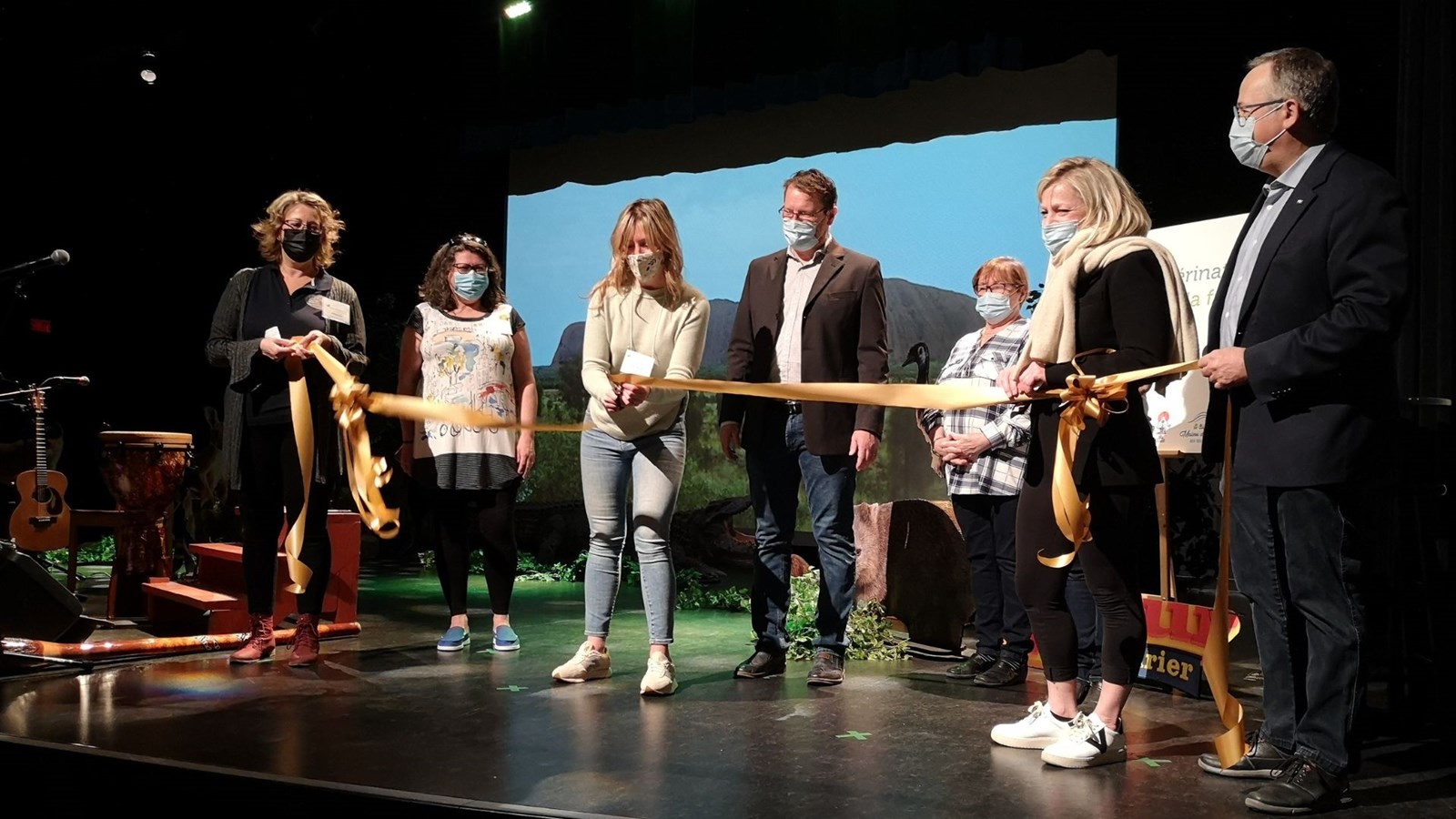 Manon Pagette, Lisette Falker, Dominique Bernèche, Dominic Perrault, Claudette Boisjoly, Caroline Proulx, Yves Perron
