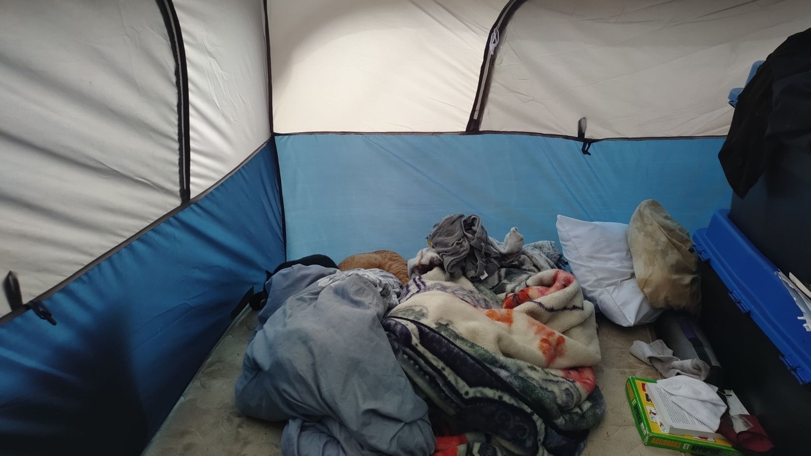 Un autre matelas dans la tente