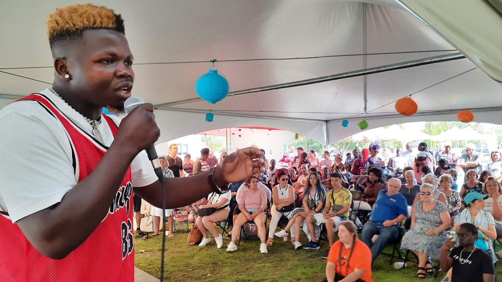 DJT Evrad-Diki, musicien et jeune centrafricain engagé