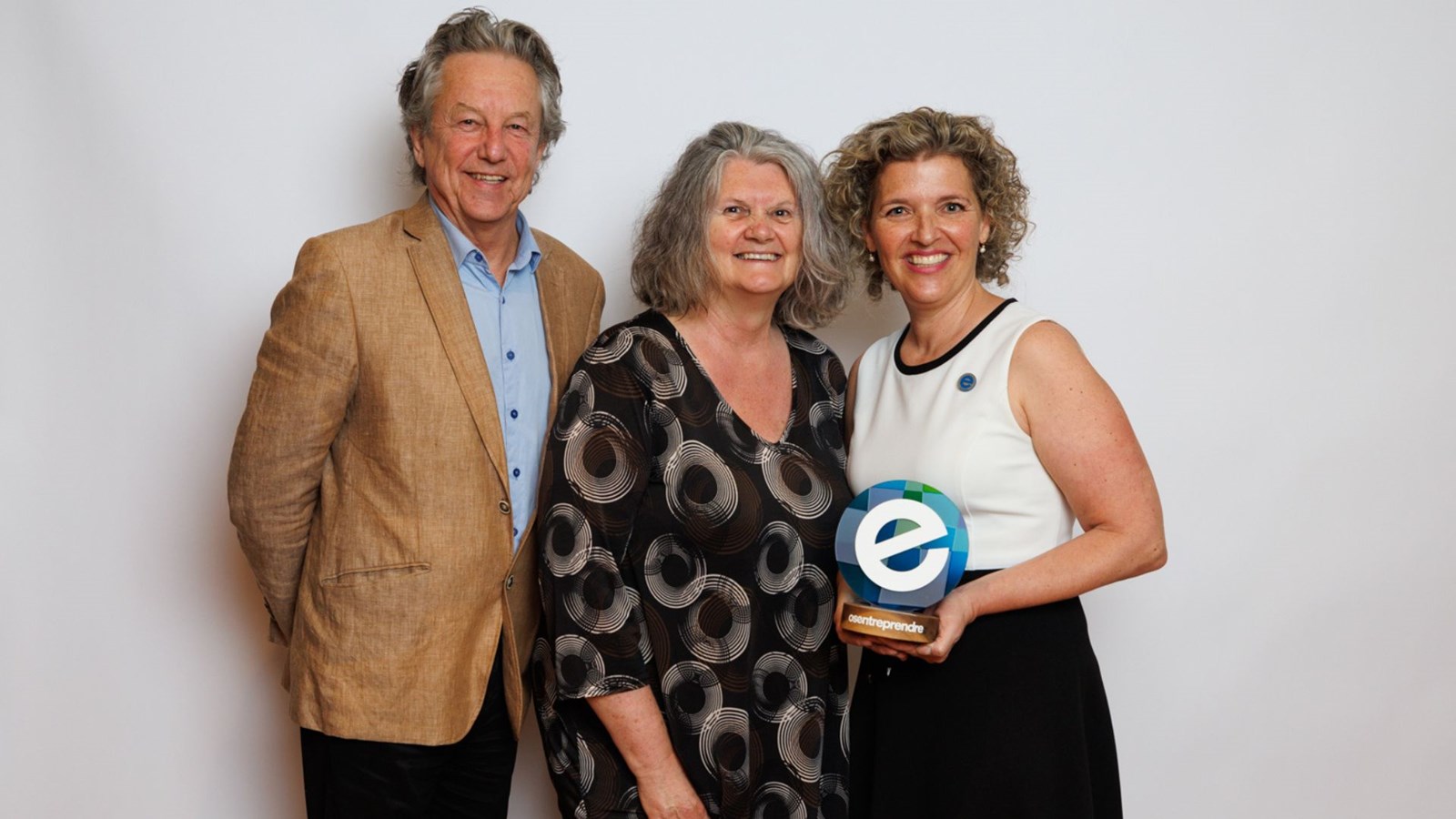 Garry Lavoie, président du CA à la Caisse Solidaire Desjardins, Brigitte Rhéaume, Isabelle Comiré
