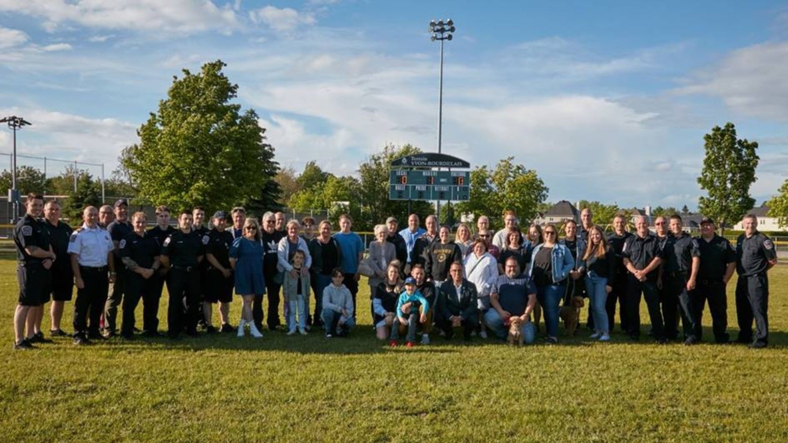 Famille, amis et anciens collègues d'Yvon Bourdelais