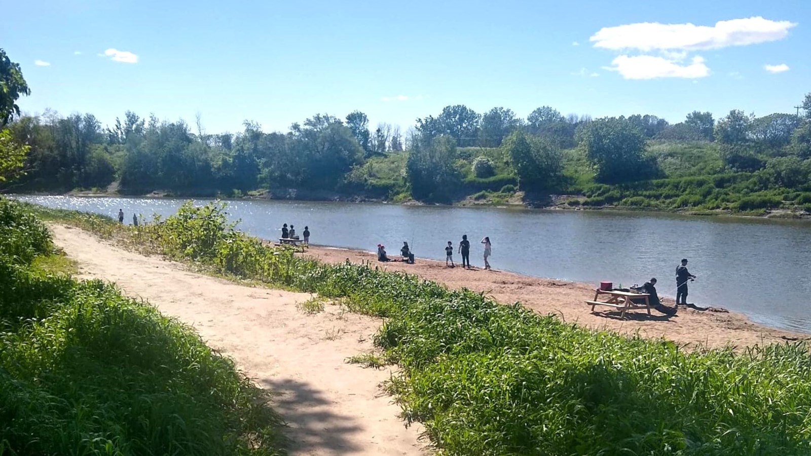 La plage Léo-Jacques à L'Assomption maintenant ouverte pour la baignade