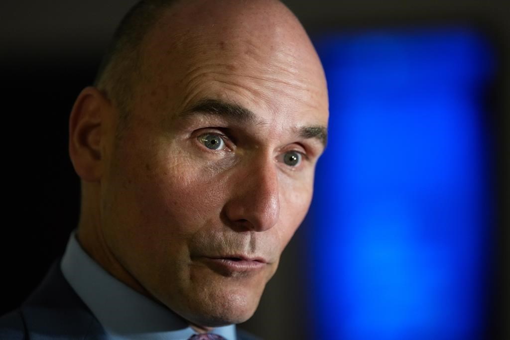 Le dépôt d'un projet de loi sur les soins dentaires attendu mardi à Ottawa