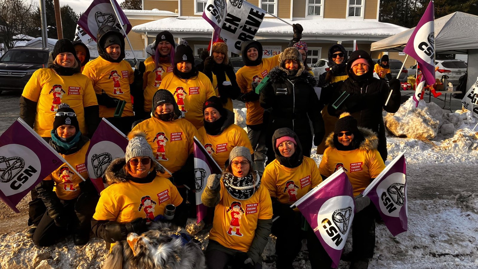 Les travailleuses en CPE de Lanaudière se rassemblent pour manifester