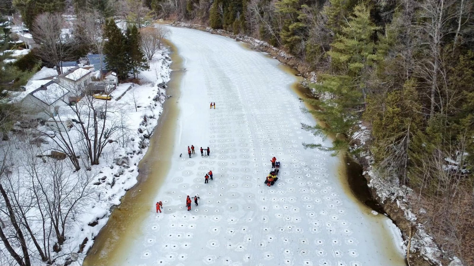 Ces interventions, réalisées par la firme Hydro-Météo, ont pour objectif de réduire les risques d’embâcles et de débordements lors de la crue printanière.