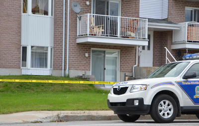 C est dans l appartement au rez-de-chaussée qu a eu lieu le meurtre d une dame de 26 ans.  Trois-Rivières le 1er octobre 2011. NICOLAS DUCHARME/L'ÉCHO DE TROIS-RIVIÈRES/AGENCE QMI