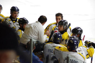Patrice Tessier, du JRP de Saint-Marc-des-Carrières rencontrera le préfet de discipline de la ligue après avoir lancé des menaces sur internet à un joueur du Blizzard de Saint-Gabriel-de-Brandon. Photo Facebook