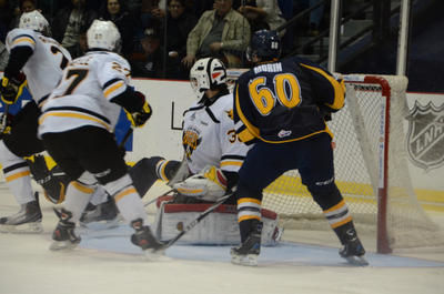 Les Cataractes sont parvenus à signer un week-end parfait, samedi, en blanchissant le Screaming Eagles du Cape-Breton 3-0. JONATHAN ROBERGE/L'ÉCHO DE SHAWINIGAN/AGENCE QMI