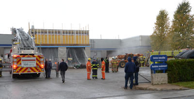 Au passage de l Écho, les pompiers se déployaient au sein d un important périmètre de sécurité. La rue Bellefeuille était fermée à la circulation. GUILLAUME JACOB/L'ÉCHO DE TROIS-RIVIÈRES/AGENCE QMI