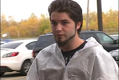 Nicolas Cossette a comparu au Palais de justice de Shawinigan pour répondre à cinq chefs d accusations. Image: TVA Nouvelles