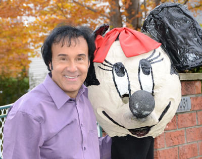 Depuis 1993, Elvis Lajoie recrée, avec l aide d une douzaine de personnes, la magie de Disney. Trois-Rivières le 21 octobre 2011. NICOLAS DUCHARME/L'ÉCHO DE TROIS-RIVIÈRES/AGENCE QMI