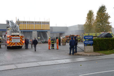 Au passage de l'Écho, les pompiers se déployaient au sein d'un important périmètre de sécurité. La rue Bellefeuille était fermée à la circulation. GUILLAUME JACOB/L'ÉCHO DE TROIS-RIVIÈRES/AGENCE QMI
