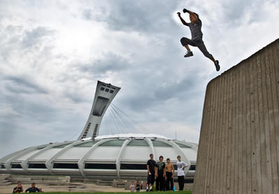 Le parkour, populaire dans les grands centres tels Montréal, fait une percée dans la Mauricie. Le Festival Urbain lui consacre même une exposition chaque été. JOEL LEMAY/24H MONTREAL/AGENCE QMI