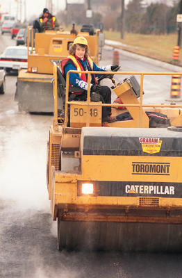 Less femmes représentent à peine 1 % des travailleuses de la construction au Québec, soit le plus bas taux au pays. Sun photo by Ken Kerr