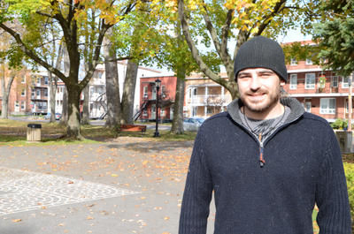 Unique travailleur de rue pour l ensemble de la ville de Trois-Rivières, Jean-Félix Raymond Saint-Germain a bien hâte d avoir des collègues. GUILLAUME JACOB/L'ÉCHO DE TROIS-RIVIÈRES/AGENCE QMI