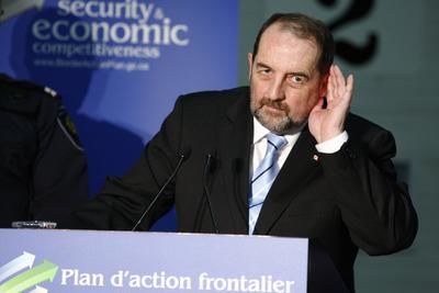 Le ministre d'État Denis Lebel semble faire la sourde d'oreille devant les demandes de rencontre du maire Yves Lévesque. Il n'a pas donné suite aux nombreux appels téléphoniques de L'Écho. Luc Cinq-Mars/24 HEURES MTL/AGENCE QMI