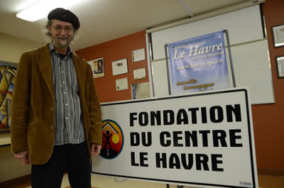 Je reçois environ 110 demandes d hébergement par mois, mais je n ai que 16 lits , indique le directeur général du centre Le Havre, Michel Simard. GUILLAUME JACOB/L'ÉCHO DE TROIS-RIVIÈRES/AGENCE QMI
