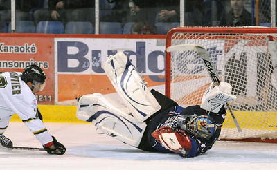 Le gardien Julien Ellis est la première étoile du mois dans la LNAH. Photo: Terry Charland/Flageol Photo