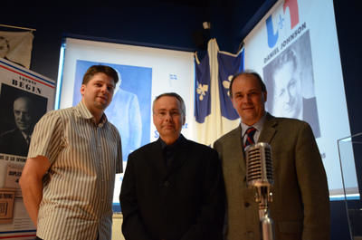 Dominic Ouellet, chargé de projet, Alain Lavigne, professeur en communication à l Université Laval et Benoît Gauthier, directeur du Musée québécois de culture populaire, promettent un plongeon dans l ère duplessiste avec l exposition <I>Duplessis donne à sa province : le marketing politique de l Union nationale<I>. GUILLAUME JACOB/L'ÉCHO DE TROIS-RIVIÈRES/AGENCE QMI