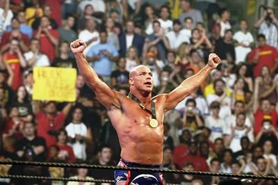 Le médaillé d'or olympique Kurt Angle fera partie de la troupe de lutteurs de la TNA qui envahiront la bâtisse industrielle le 8 octobre.