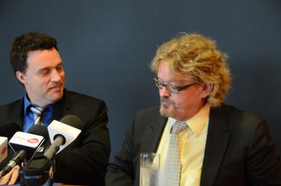 Steve Dubé et Alain Lamarre ont fait leur première allocution depuis leur suspension de leurs postes à la tête de la corporation de l'Amphithéâtre à Trois-Rivières le 25 août 2011. GUILLAUME JACOB/L'ÉCHO DE TROIS-RIVIÈRES/AGENCE QMI